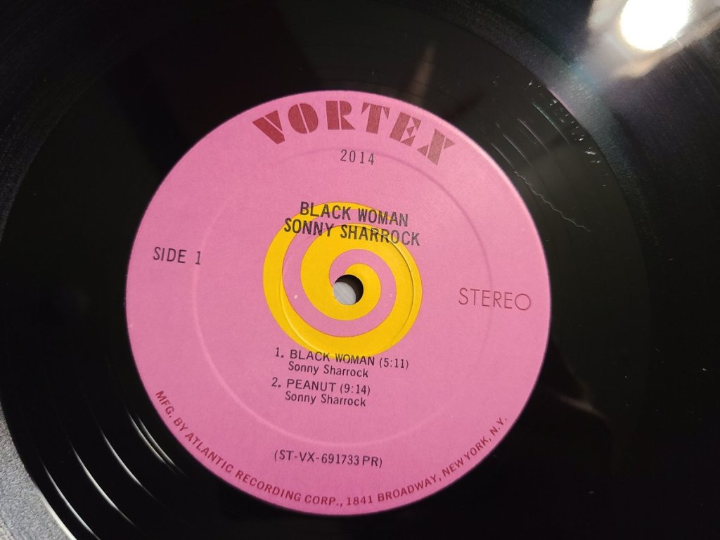 08-side1-label-on-record