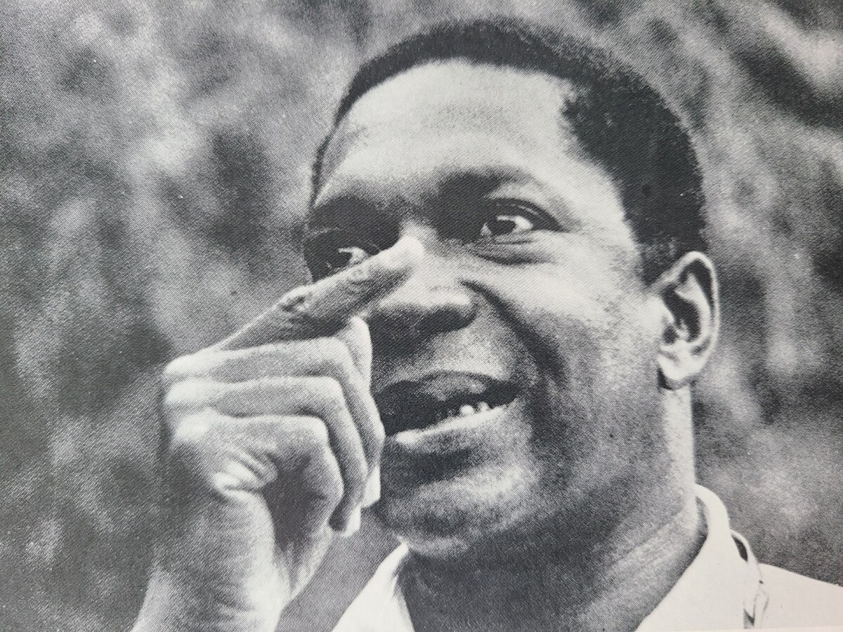 john-coltrane-smiling-sleeve-photo